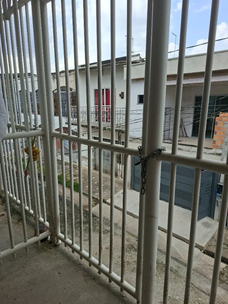 Grades em pvc para entrada de garagem e frente - Comércio e indústria ...