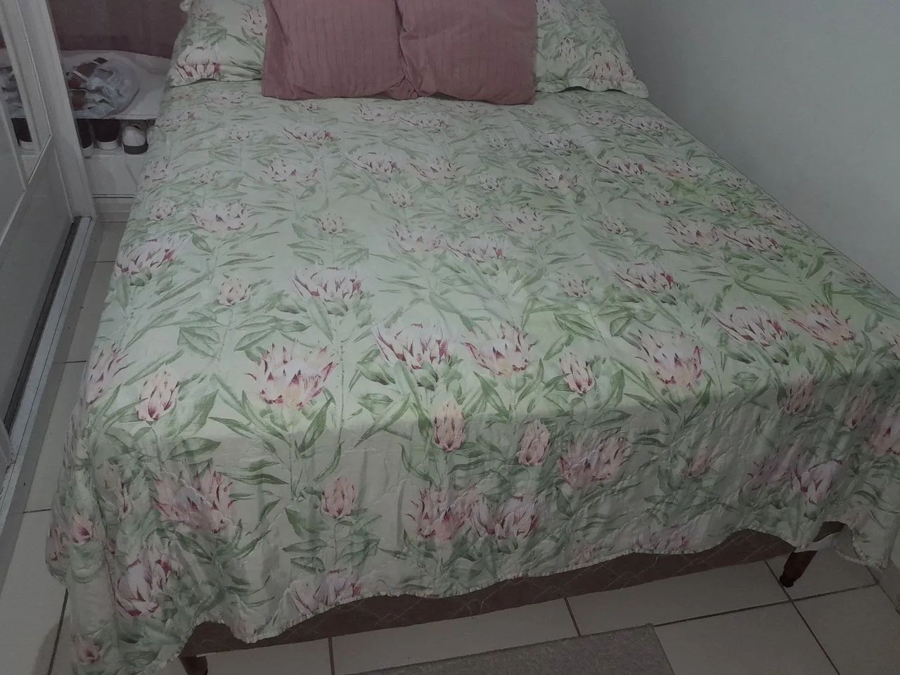 Cama Box Queen com Camada de espuma