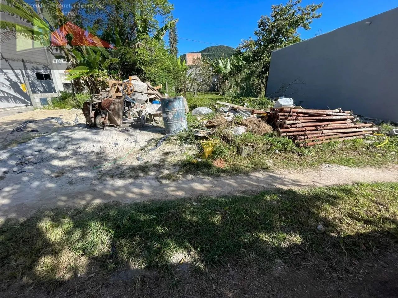 Terreno à venda no bairro do Ratones, Florianópolis/SC