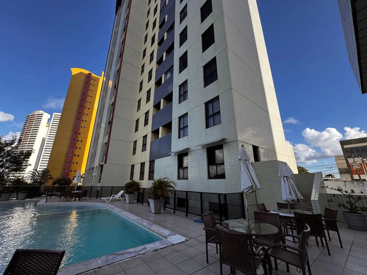 Apartamento para locação anual no Paradise Flat, em Ponta Negra, 2/4, totalmente mobiliado
