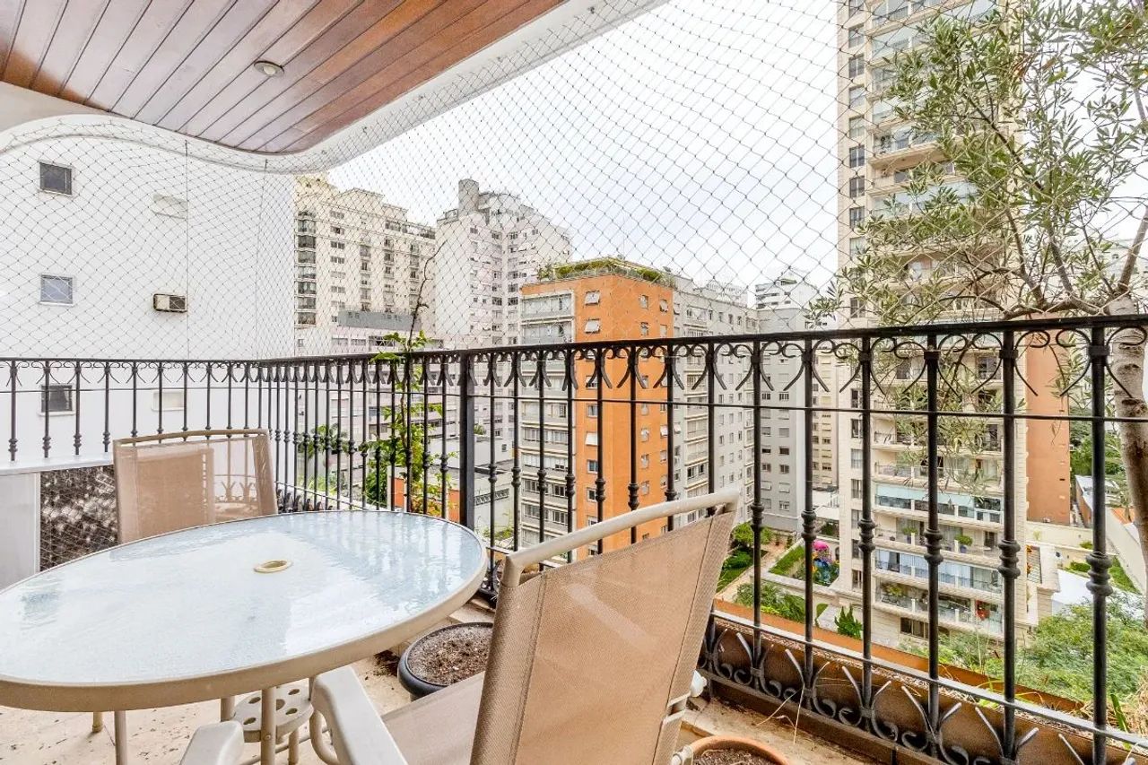 Apartamento tipo para venda com 4 quartos, sendo 2 suítes, 350m² - Foto 4