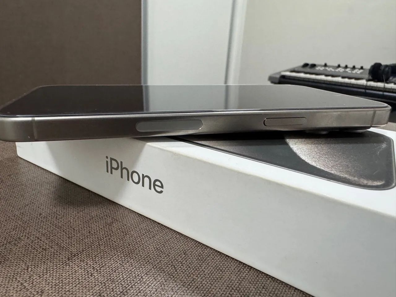 iPhone 15 pro Max 512gb novo 100% de bateria (versão americano sem chip)  - Foto 5
