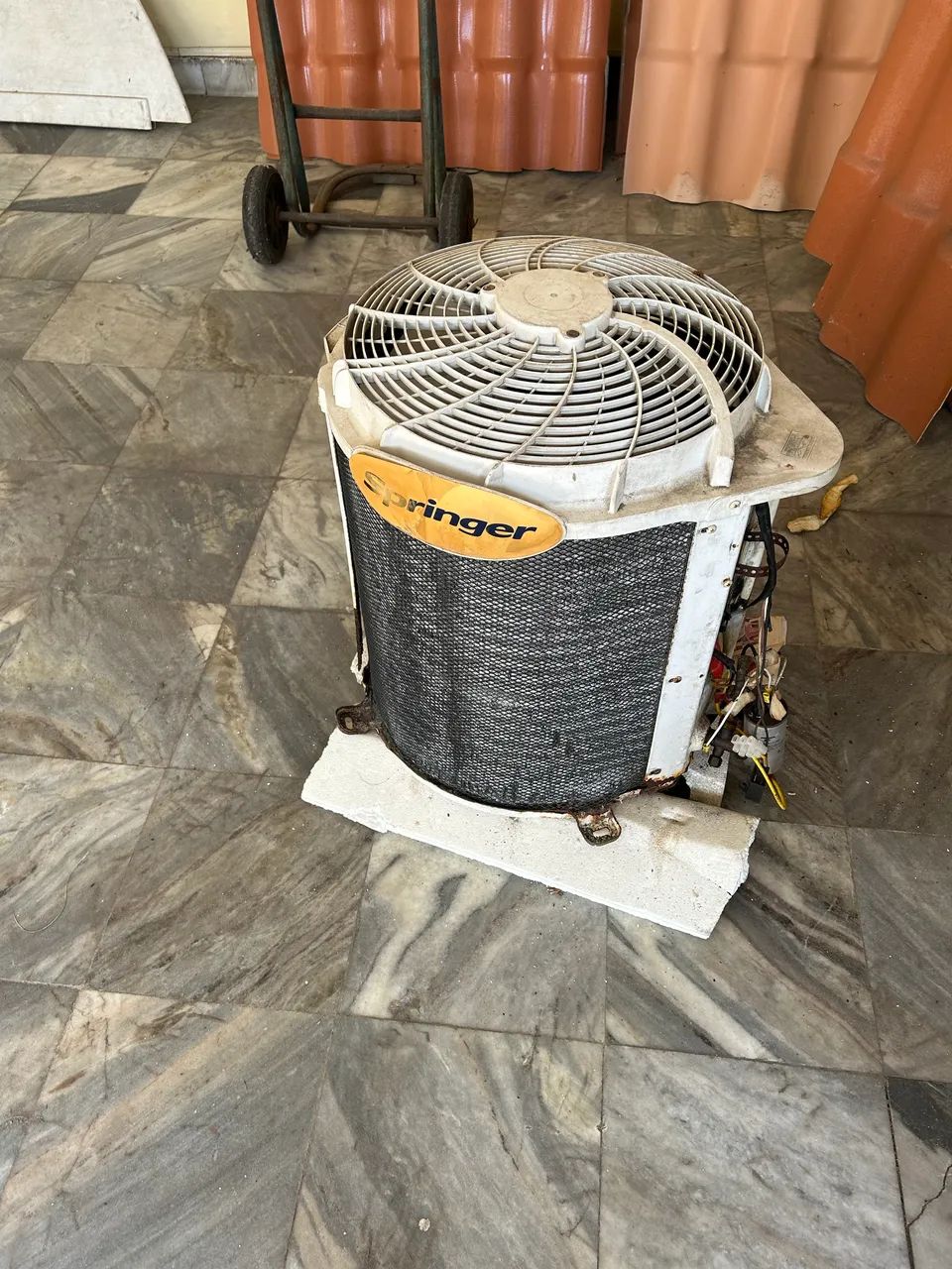 Vendo Compressor de Ar-condicionado Sprint  - Foto 3