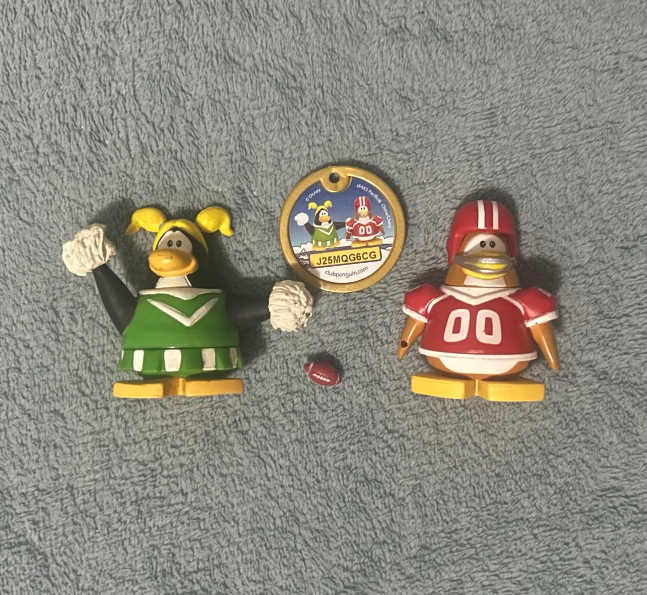 club penguin mix n match jogador de futebol americano e cheerleader jakks