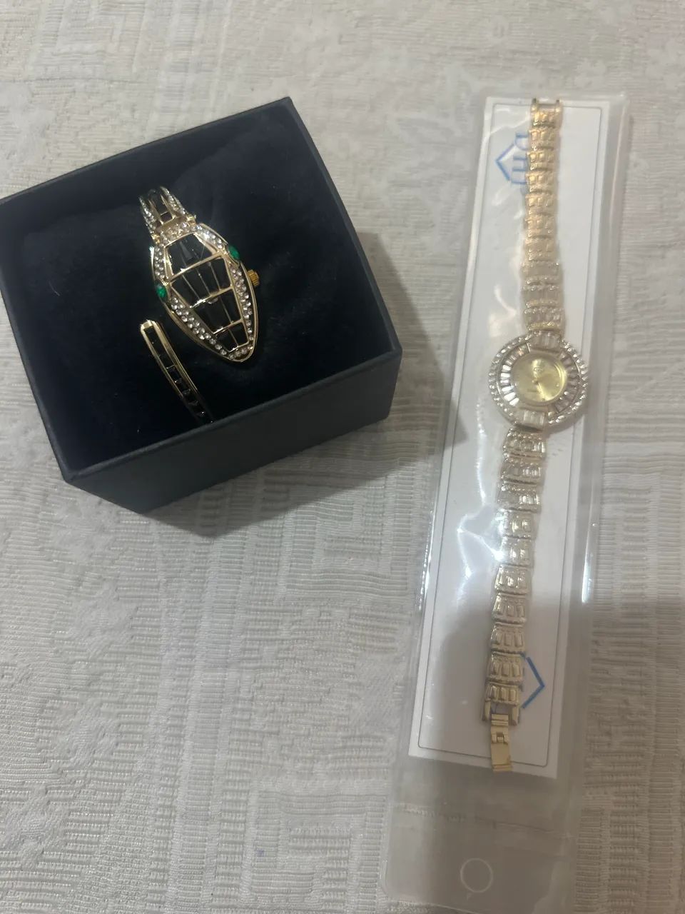 Vendo relógio feminino lindos pra da de presentes 