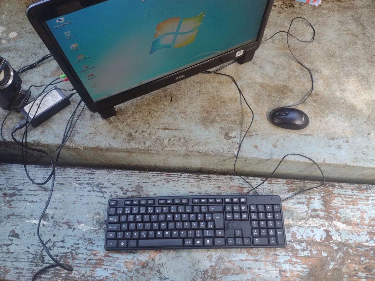 Tô vendendo um Computador dá marca AOC nó valor de 250   reais  - Foto 2