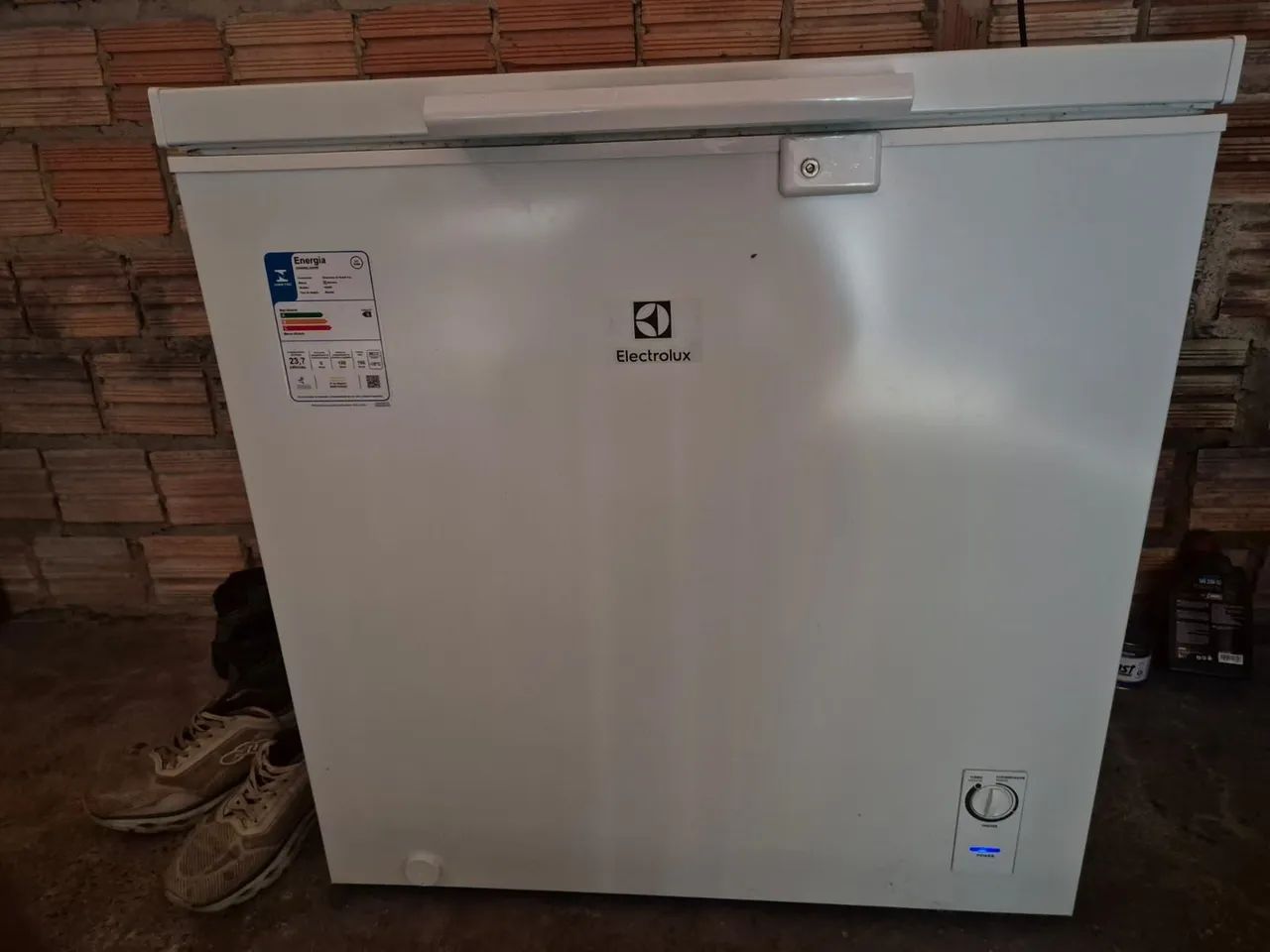 Vende-se frizer de 198 litros