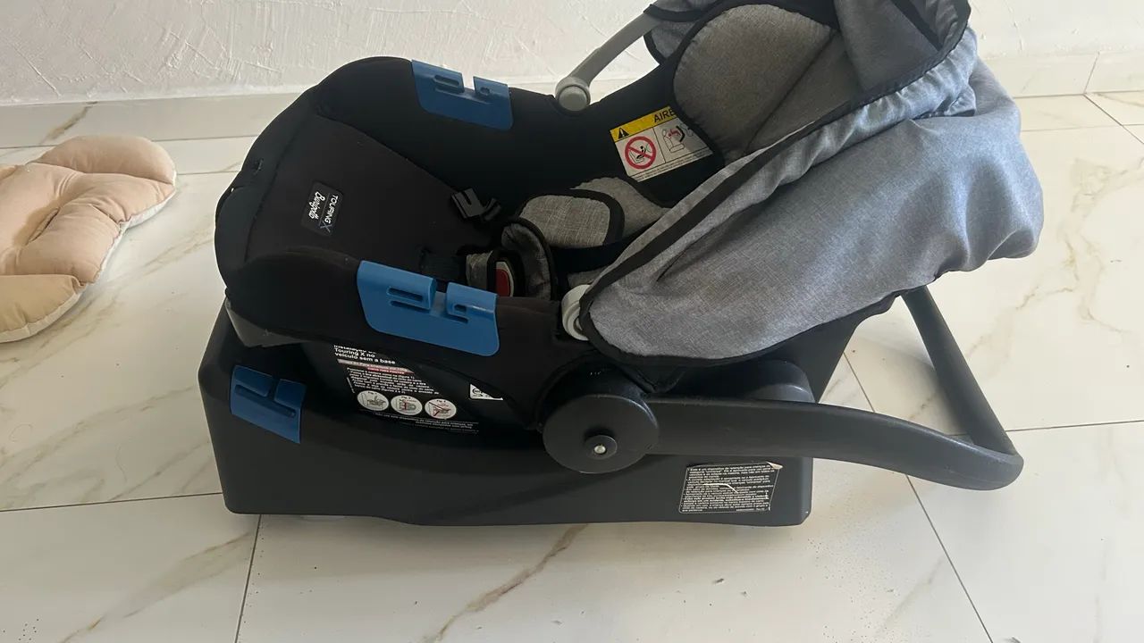 Bebê conforto + base (burigotto)