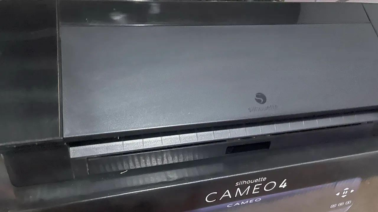 Silhouette Cameo 4