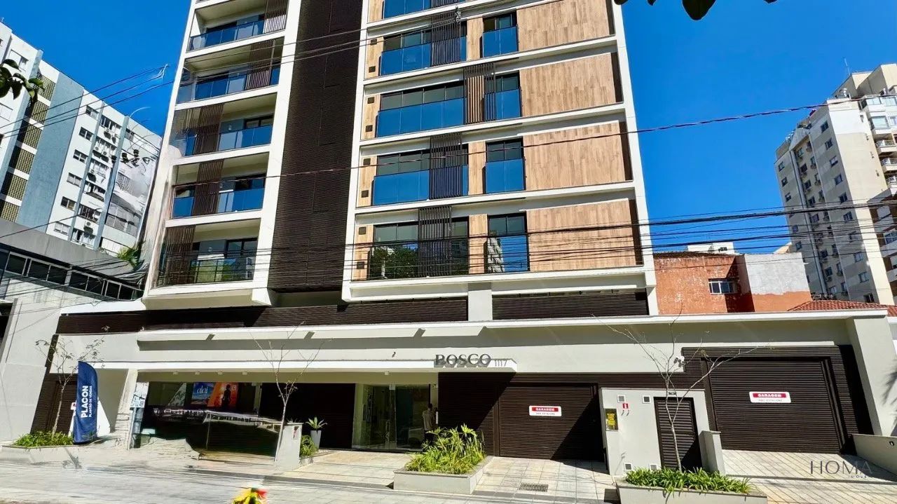 "Apartamento com três Suítes no Centro"