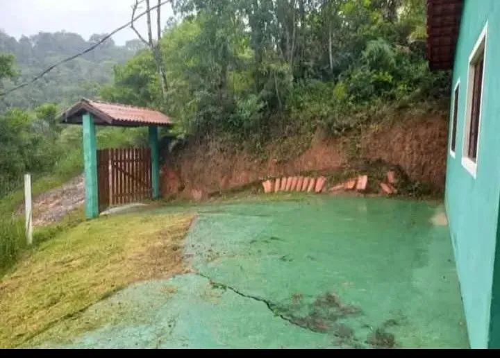 Chácara com piscina próximo a Juquitiba - Foto 2