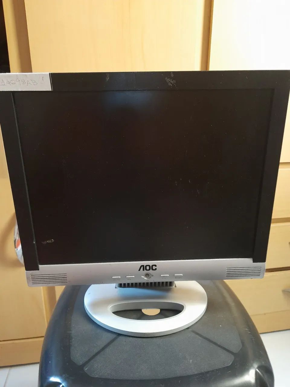 Monitor AOC 14 pol com cabos de força e  vga