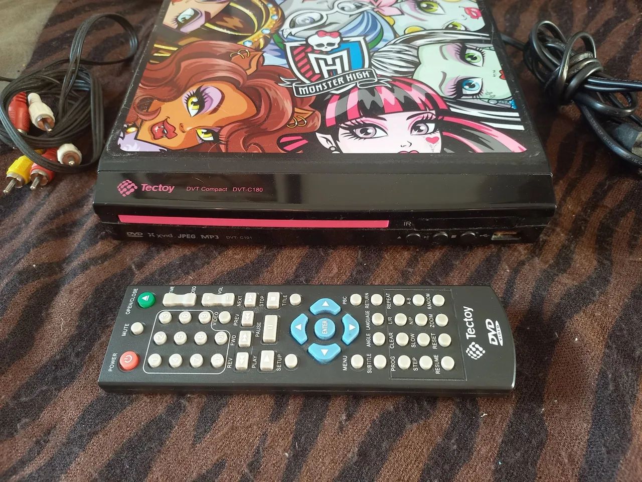 Dvd Tectoy C101 com Monster Higt completo.cabos e controle remoto. - Foto 3