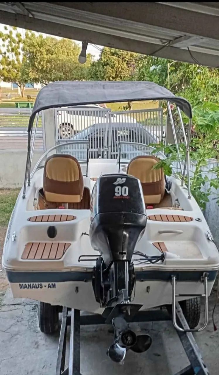 Lancha Bayliner 
