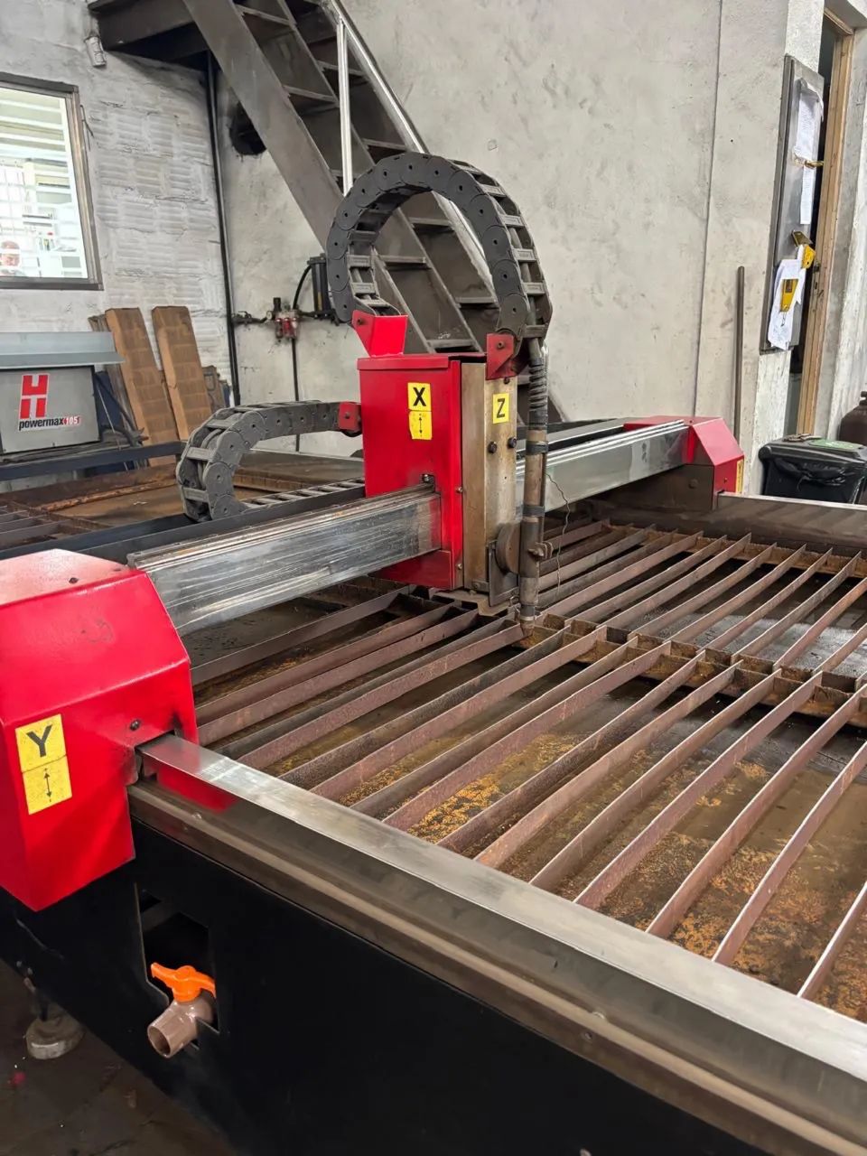 Máquina de corte plasma Hypertherm 105 A