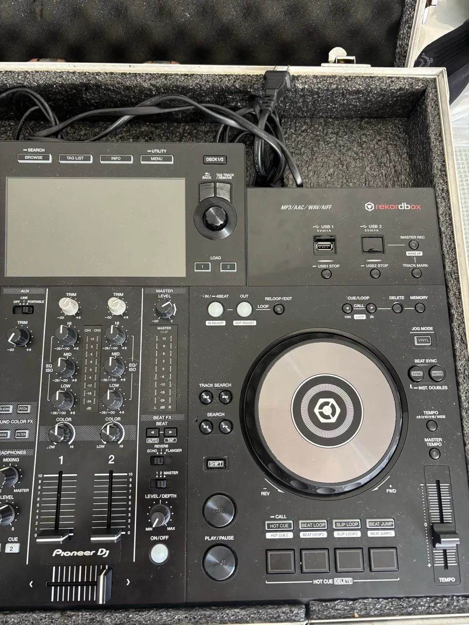 Pioneer XDJ-RR + Hard Case + Praticável + 2 Microfones sem fio