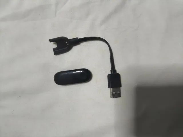 Mi Band 3 Xiaomi Com Carregador E Pulseira Não Esta Ligando (Usado) - Foto 3