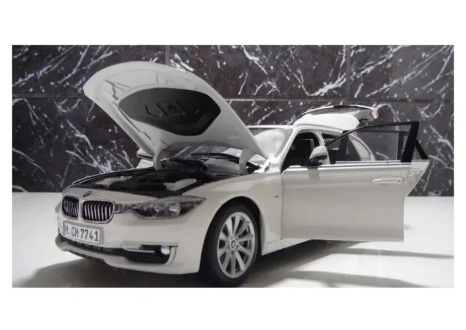 Miniatura 1/18 BMW 3 Touring Branco - Paragon Models - Hobbies e