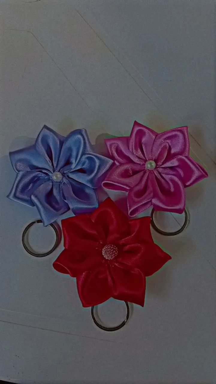 Chaveiro de Flor de Cetim