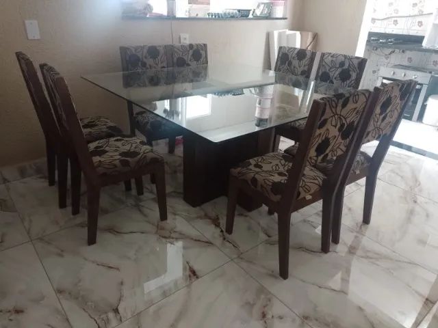 Mesa de jantar quadrada 8 cadeiras