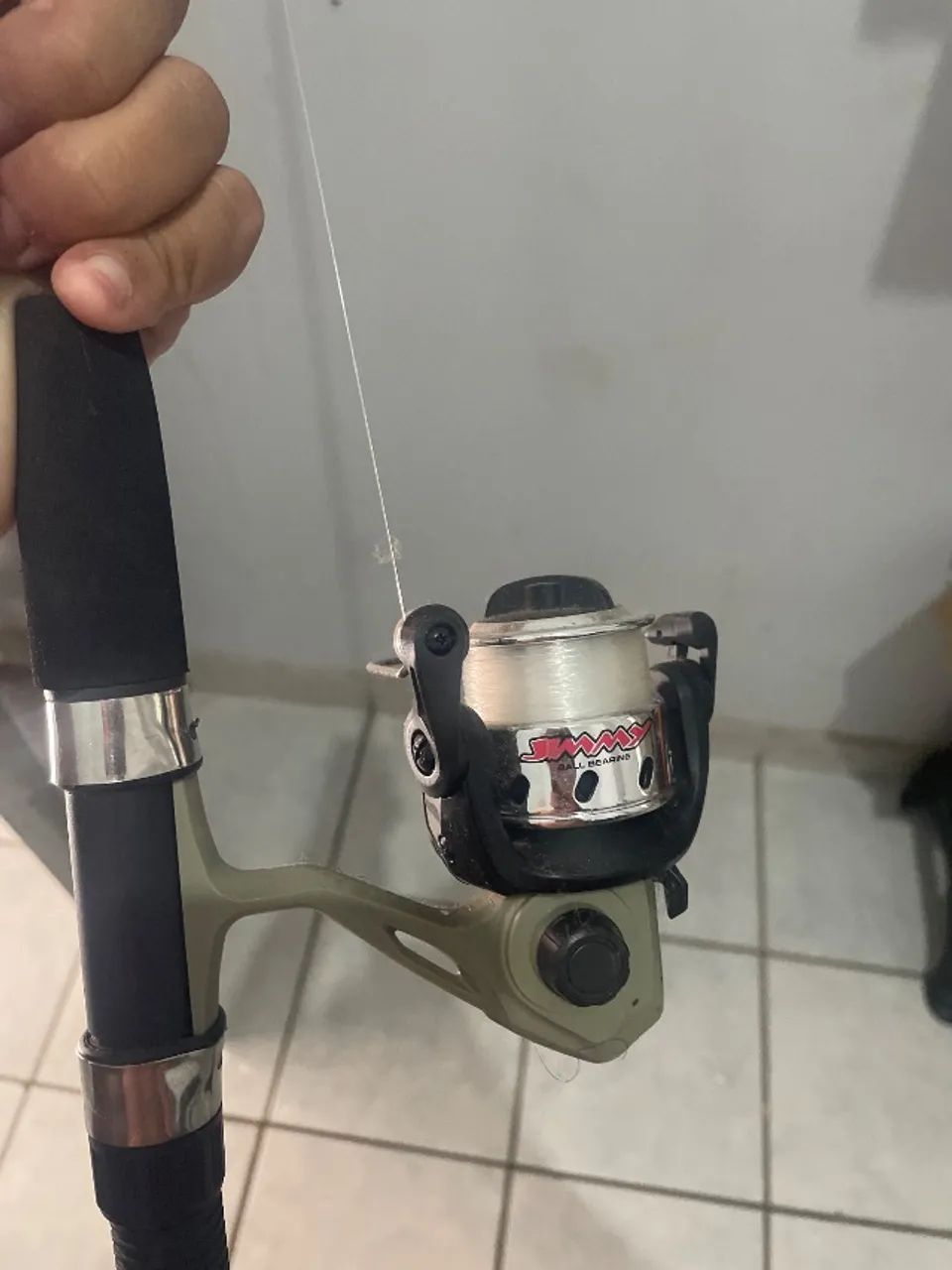 Vara de pesca com molinete  - Foto 2
