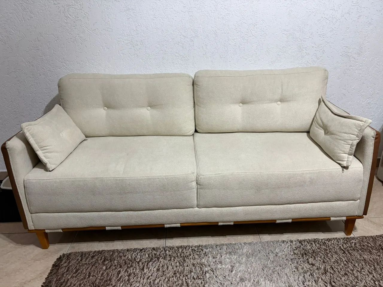 Sofá off-white tecido bouclé dois lugares  - Foto 3