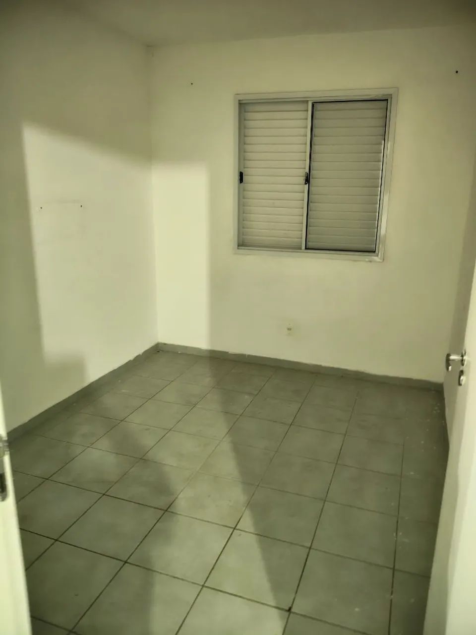 Alugo quarto para garotas 
