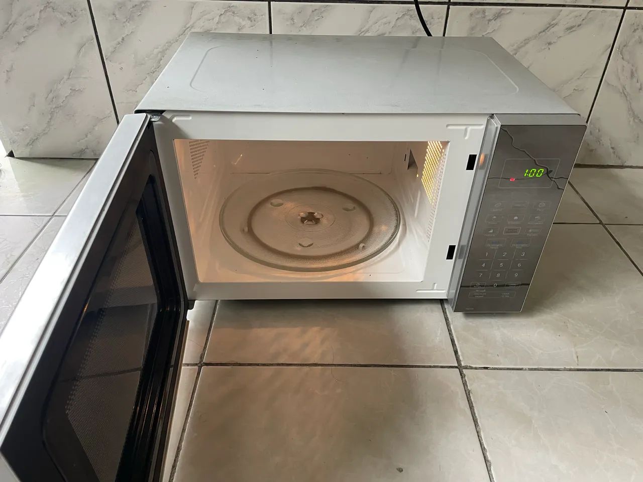 microondas philco espelhado PMO33E 220v