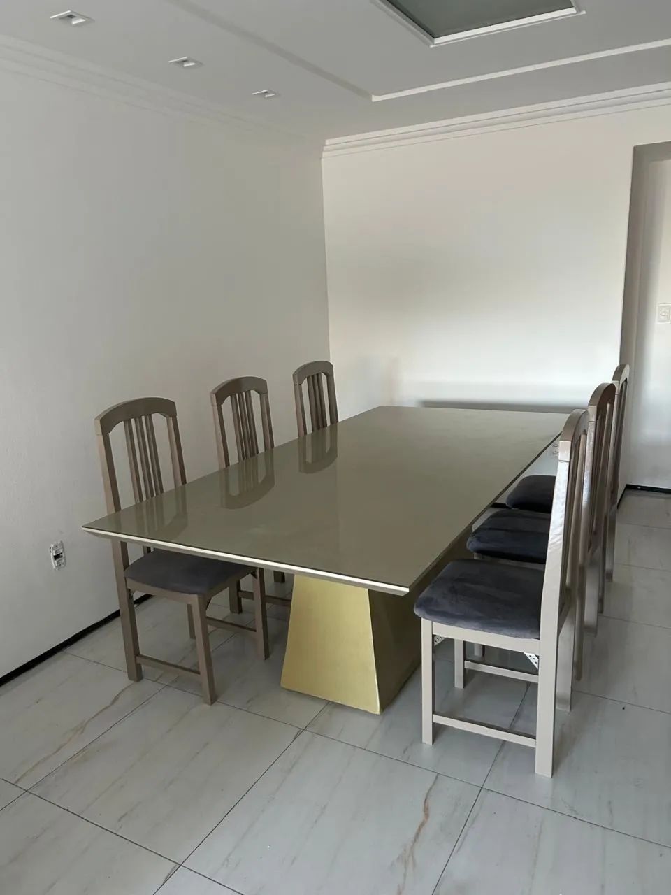 Vendo conjunto de mesa e seis cadeiras de jantar. Super nova  - Foto 3