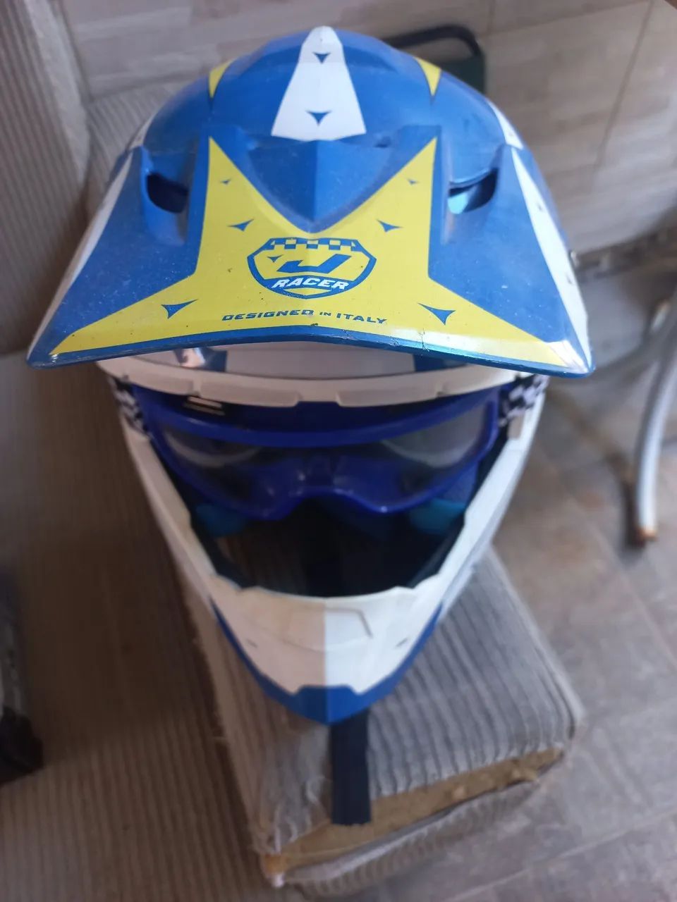 Capacete com óculos  - Foto 2