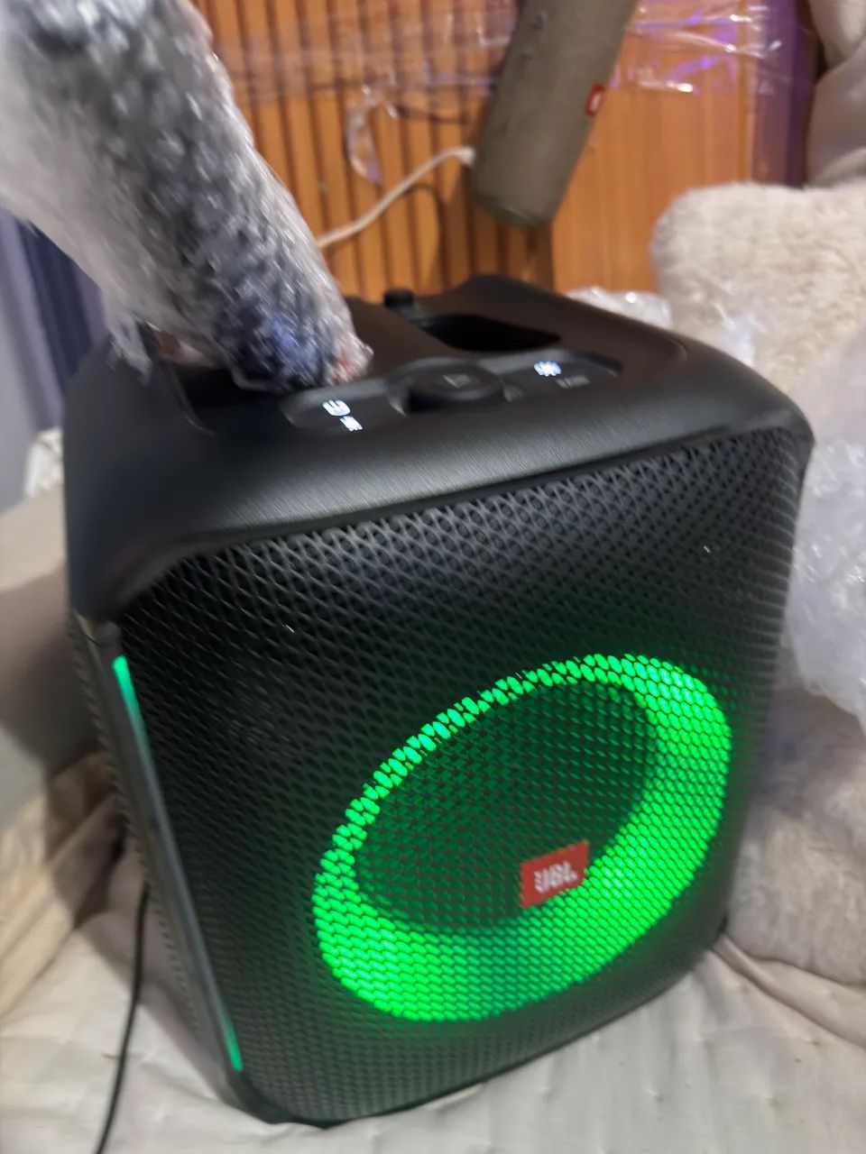 Caixa De Som Partybox Encore Com 2 Microfones Jbl Preta ORIGINAL  - Foto 2