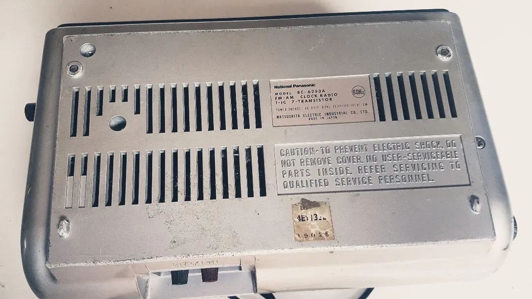 Raro. Rádio Relógio FM/AM flip clock National Panasonic RC-6253A