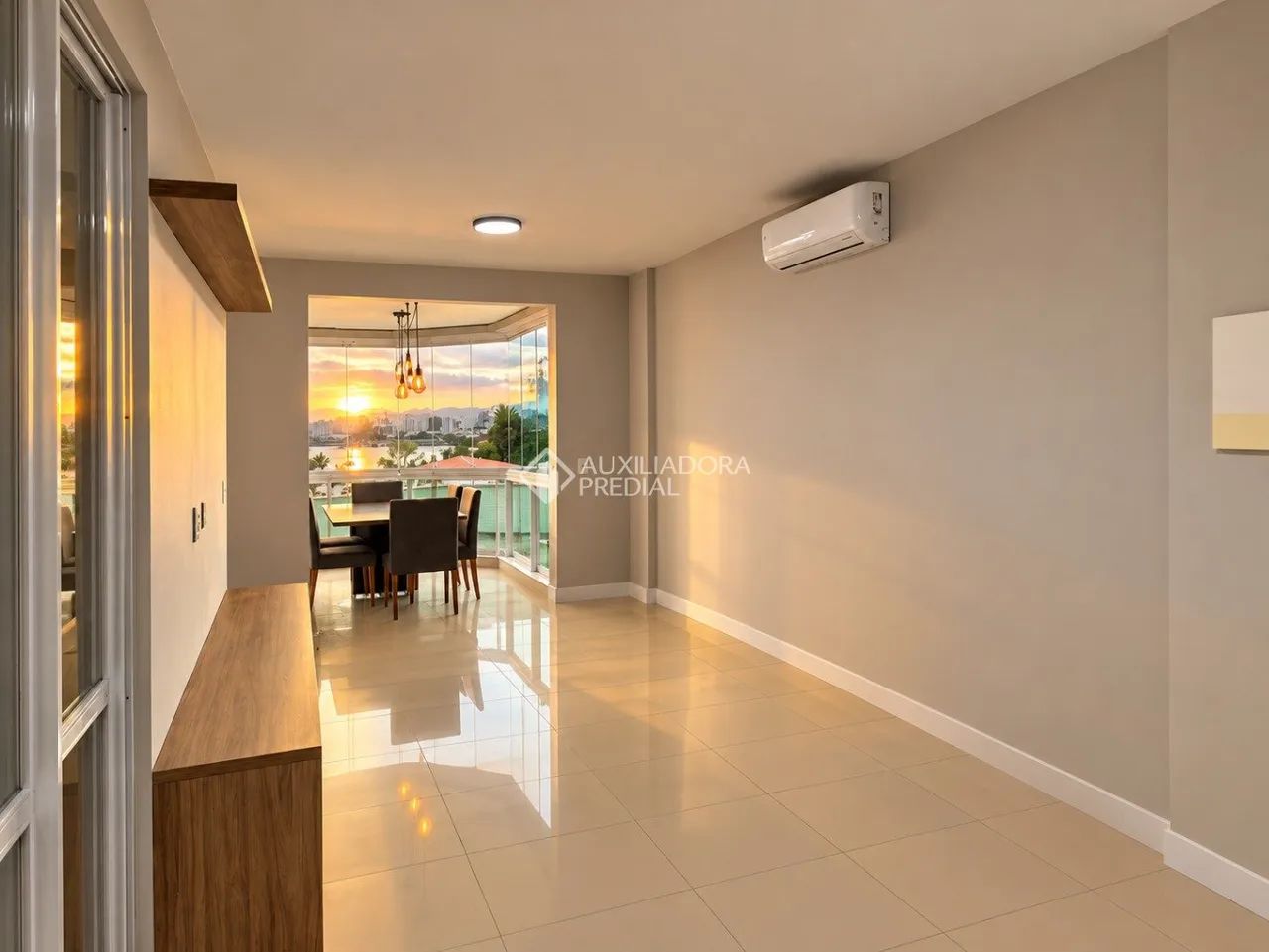 Apartamento com 2 dormitórios, suíte e vista mar no Abraão - Foto 3