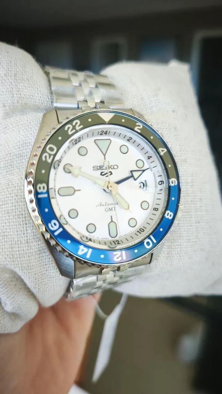 Seiko 5 Sport GMT Batman White  - Foto 2