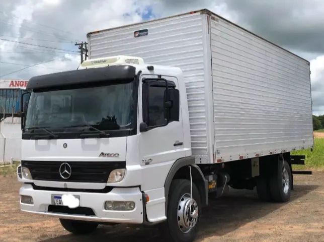 Atego 1725 Baú 2012.  