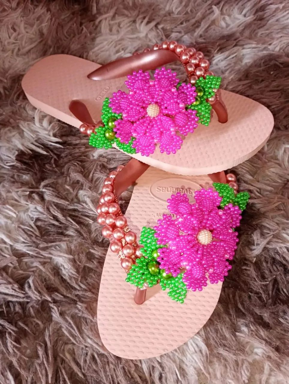 Havaianas decorada com pérolas  - Foto 5