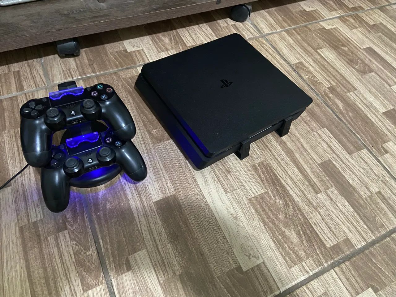 Ps4 slim 500GB 2 manetes 