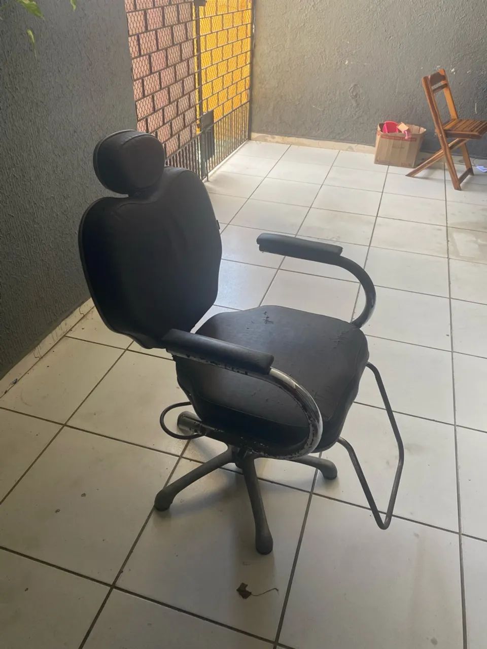 Cadeira de barbeiro  - Foto 4