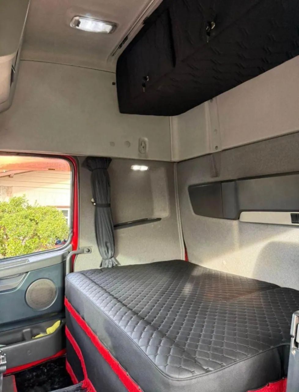 volvo fh 440 6x2 ano 2011 - Foto 7