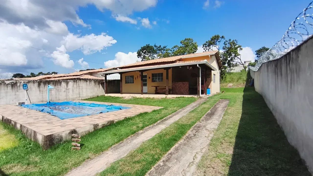 Lindo sítio em ésmeraldas.