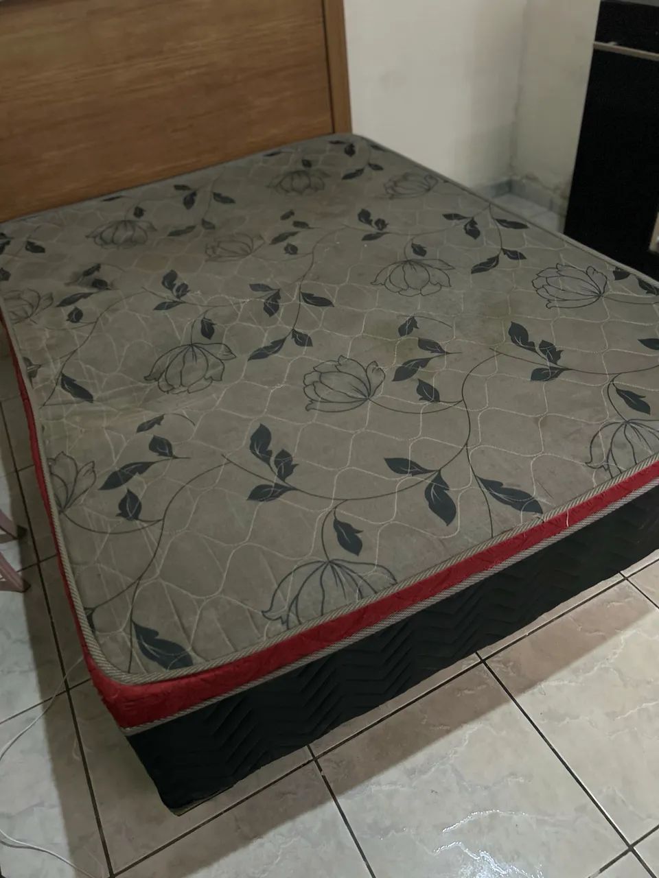 Vendo Box Casal sem colchão  - Foto 2