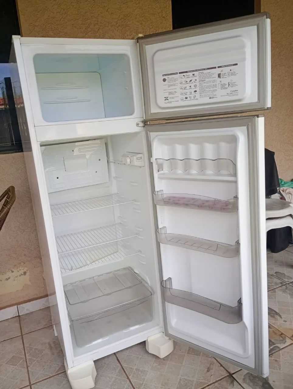 Geladeira conservada, ótimo estado para uso