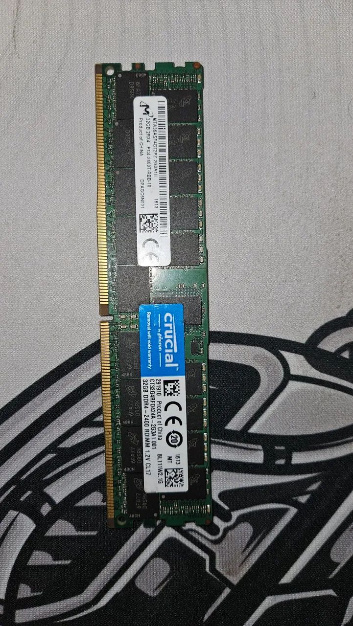 Memória RAM 32GB RDIMM ECC Crucial 2400T CT32G4RFD424A - Memória