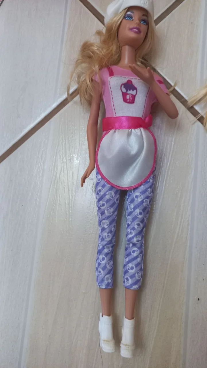 Coleção bonecas barbies confeiteira. - Foto 3