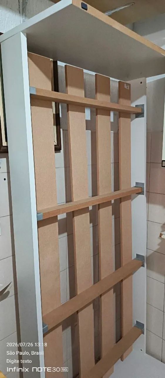 Cama solteiro ,sem colchão 