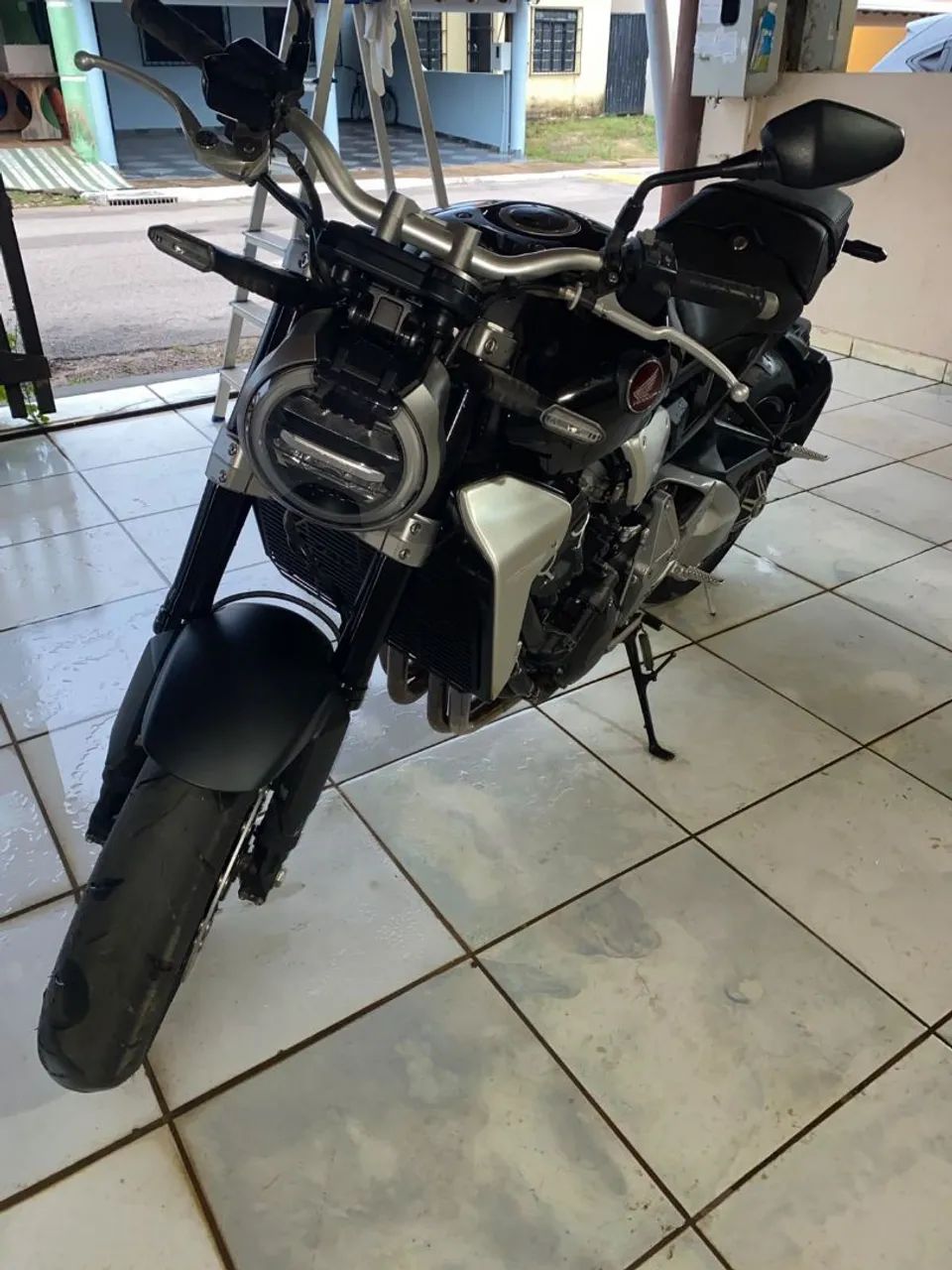 CB1000  - Foto 2