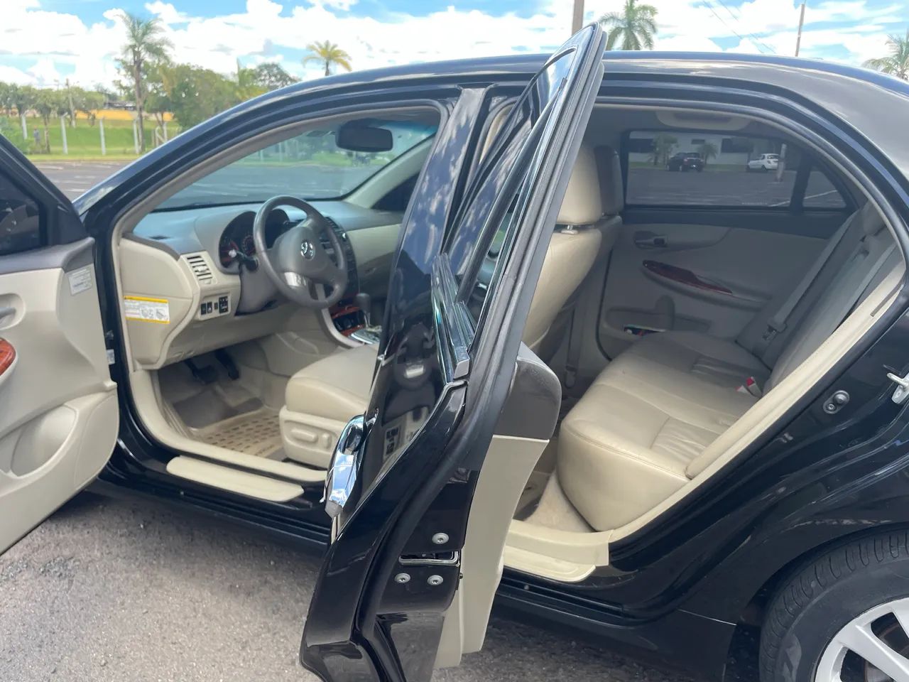 Toyota Corolla Altis 2.0 Flex 16V Aut. 2011 - Foto 2