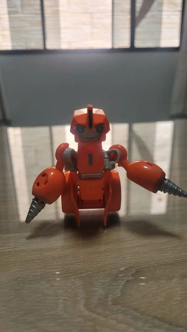 Fixit Transformers: Robots in Disguise (versão One-Step Changer de 2015)