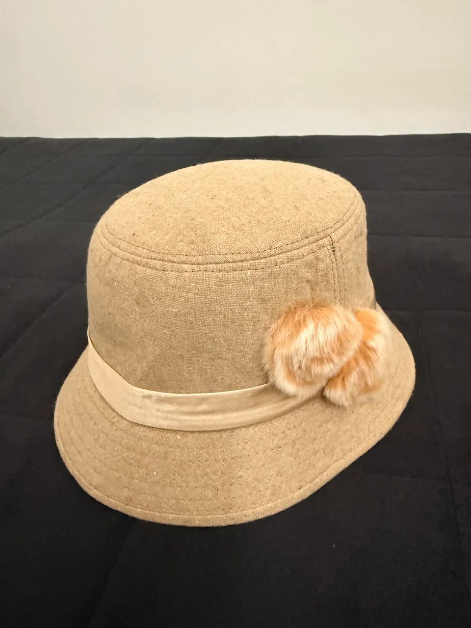 Chapéu feminino de feltro