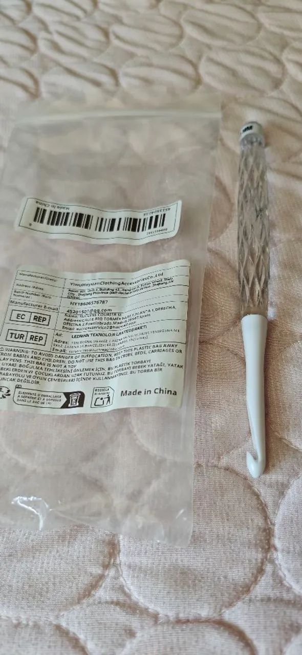 Agulha de crochê novo.
